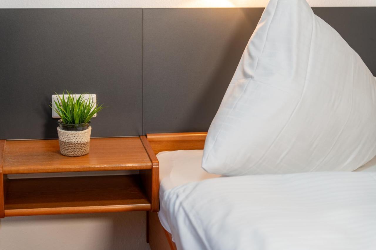 Landhotel Elkemann Ахаус Екстериор снимка